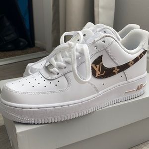 Custom Louis Vuitton AF1
